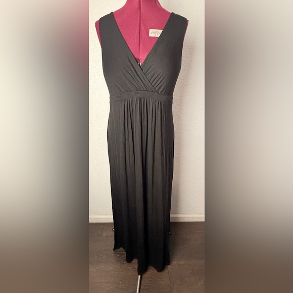Matty M Black Sleeveless Maxi Dress - Picture 1 of 8